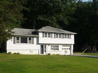 5 Schyler Dr, Poughkeepsie, NY 12603