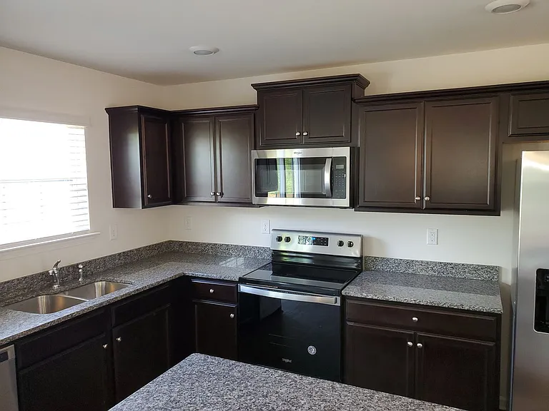 508 Elmwood Pond Ct — Photo 17