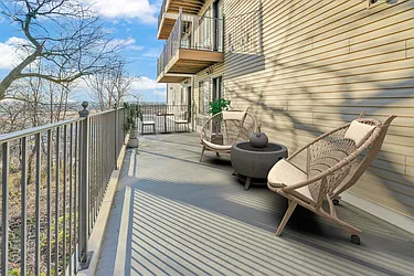 2601 Jane Street, #201