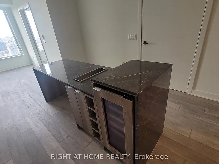 11 Yorkville Ave #3603 — Photo 20
