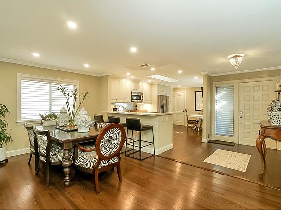 3rd image of 28 Club House Ct Unit 28