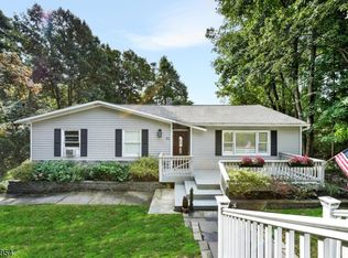 55 Woodland Dr, Vernon, NJ 07462