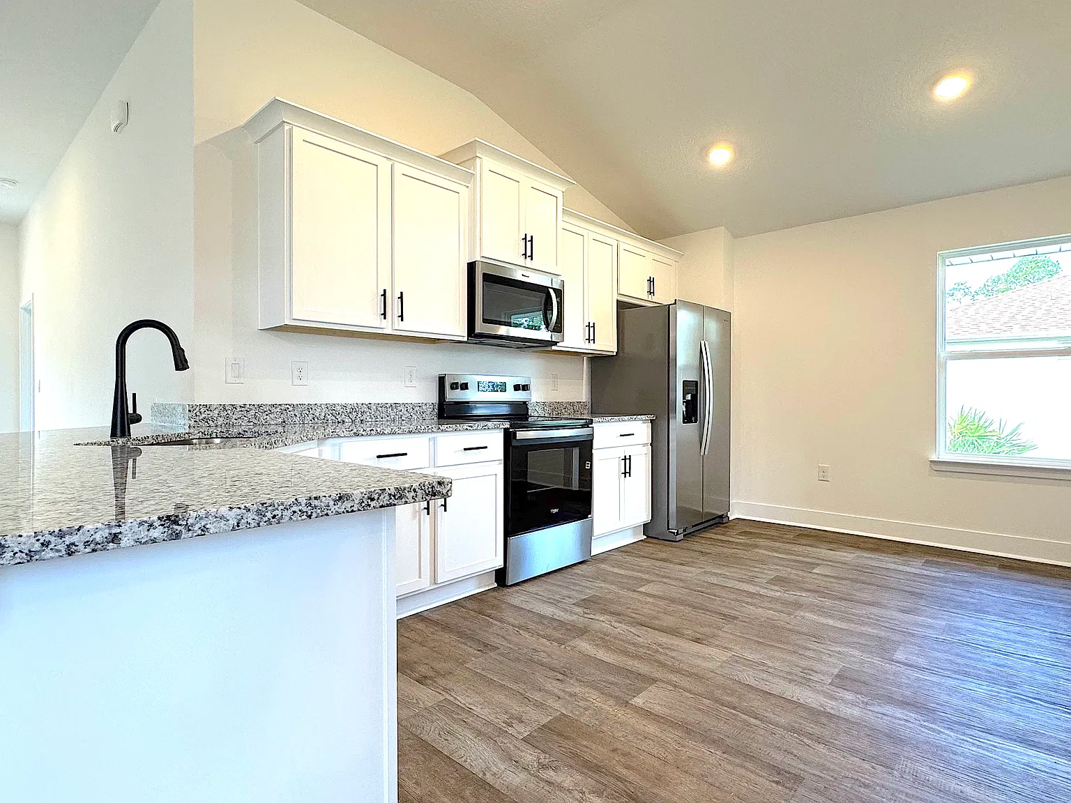 3 bed, 1571 sqft, $2,500 — Photo 4