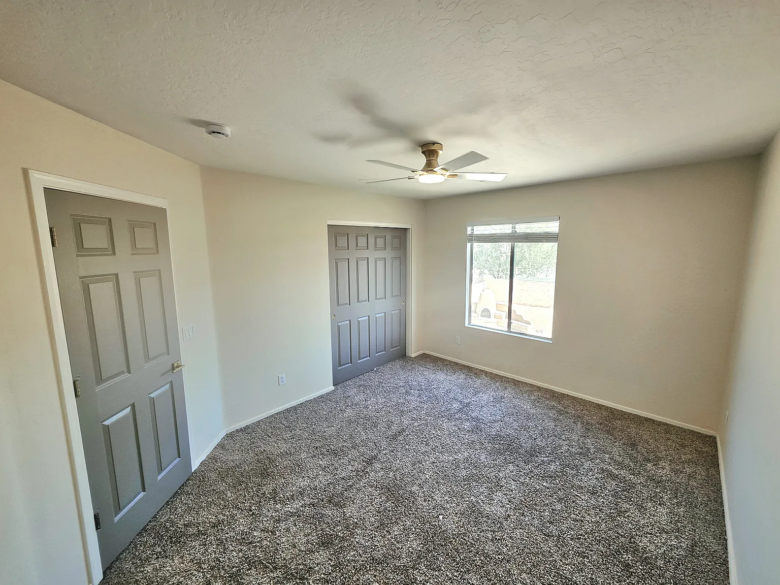 4 bed, 2284 sqft, $2,650 — Photo 4