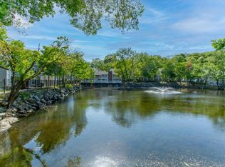 26 Beacon St APT 42C, Burlington, MA 01803