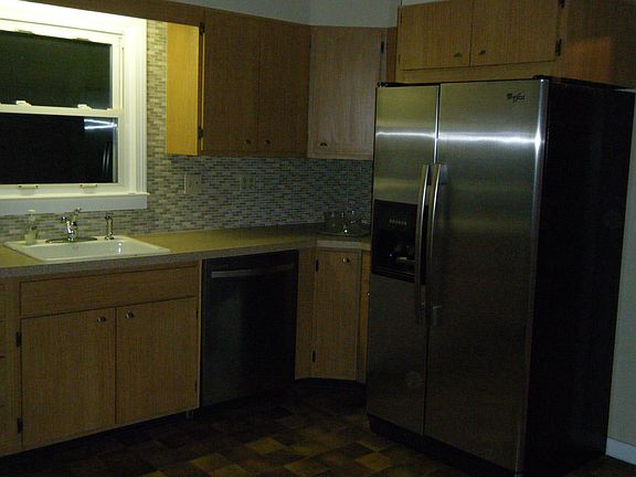 5th image of 110 Fernwood Dr