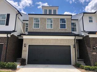 5523 E Spaniel Dr, Ann Arbor, MI