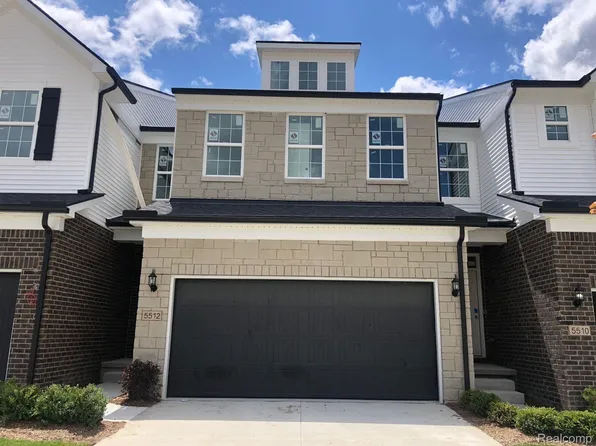 5512 E Spaniel Dr, Ann Arbor, MI 48108