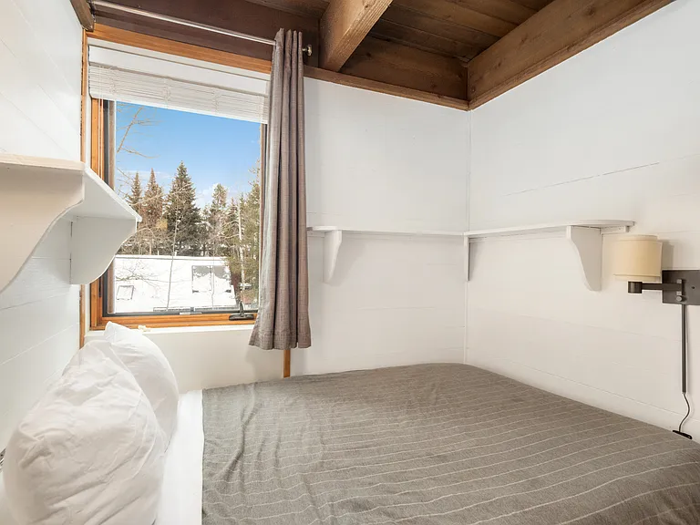 3rd bedroom - full bed