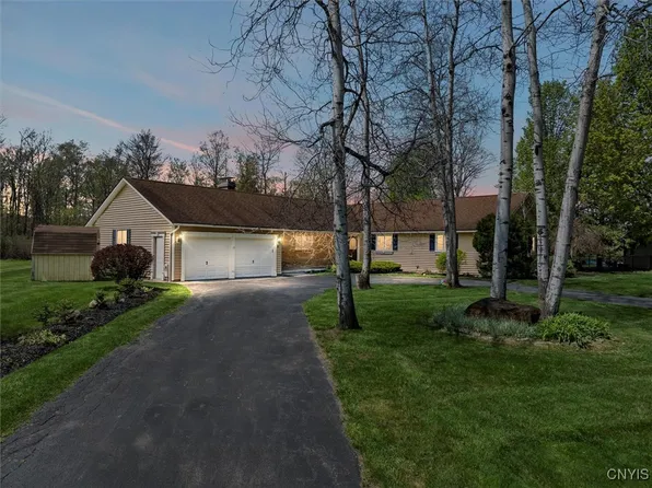 6 Partridge Rd, New Hartford, NY 13413