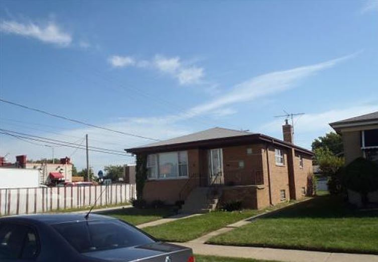1st image of 491 Luella Ave