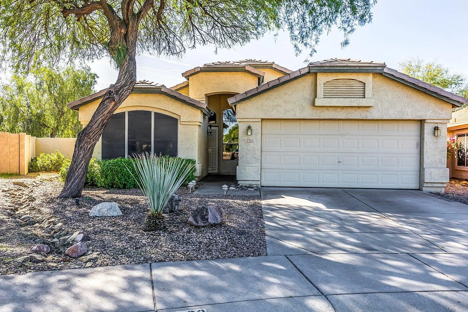 3 bed, 1963 sqft, $3,650 — Photo 2