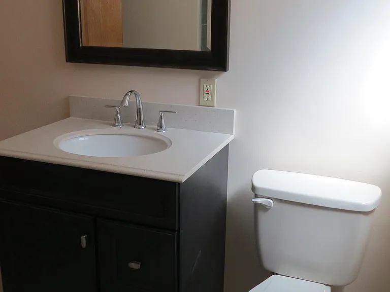 1849 E Georgia St NE — Photo 11