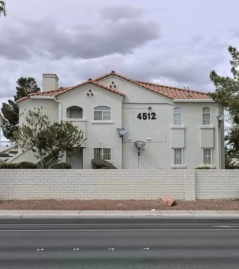 2 bed, 2.0 bath, 1081 sqft, $2,200 — Photo 1