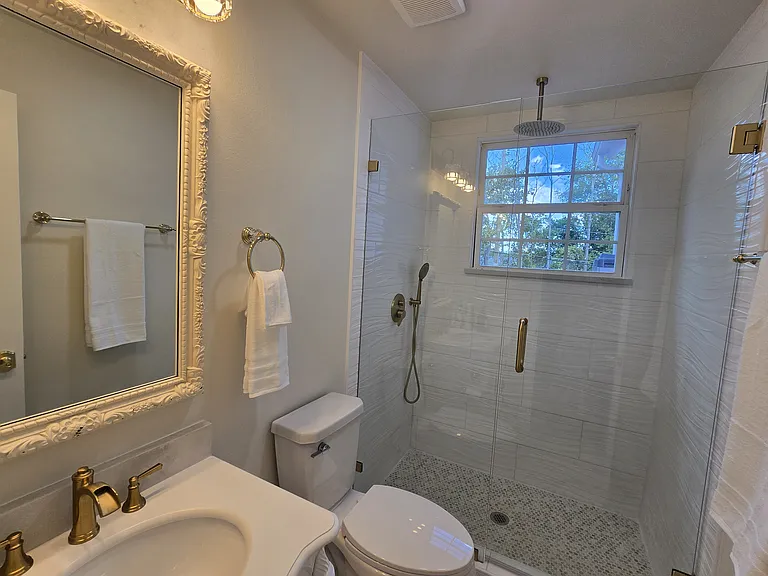 401 E Chestnut St — Photo 14