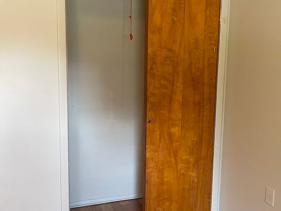 5th image of 2416 Radcliffe Ave