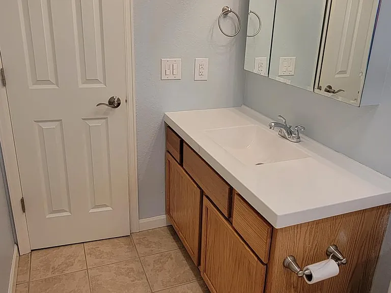 1427 N Challenger Dr — Photo 13