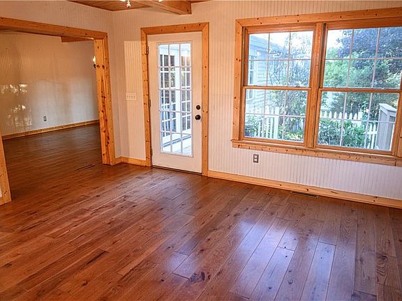 5th image of 79 Maple Hill Dr