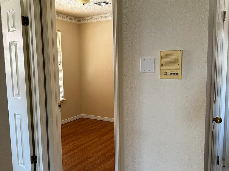 2112 Home Show Ln — Photo 17