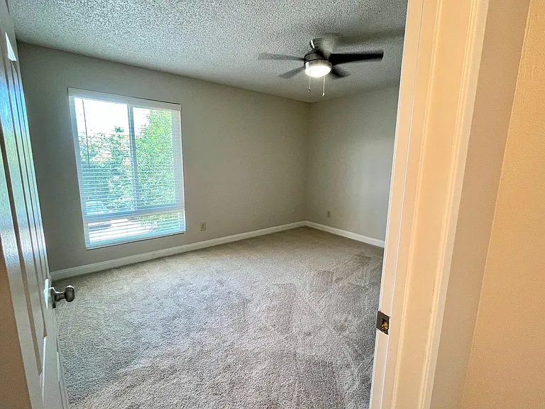 Courtyard Apartments — Photo 35