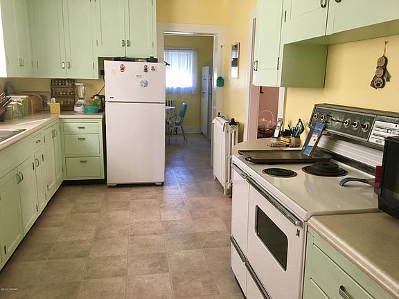 306 Oak kitchen