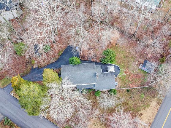 2nd image of 125 Wendover Cir