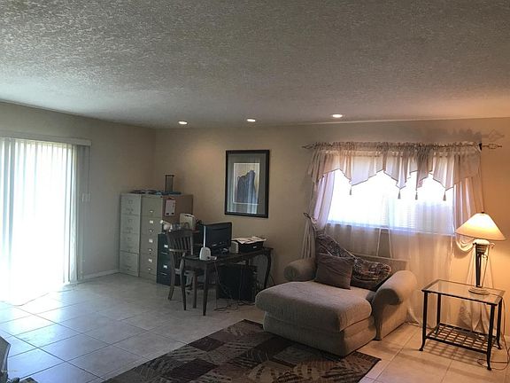 3rd image of 555 Sawyer Ave