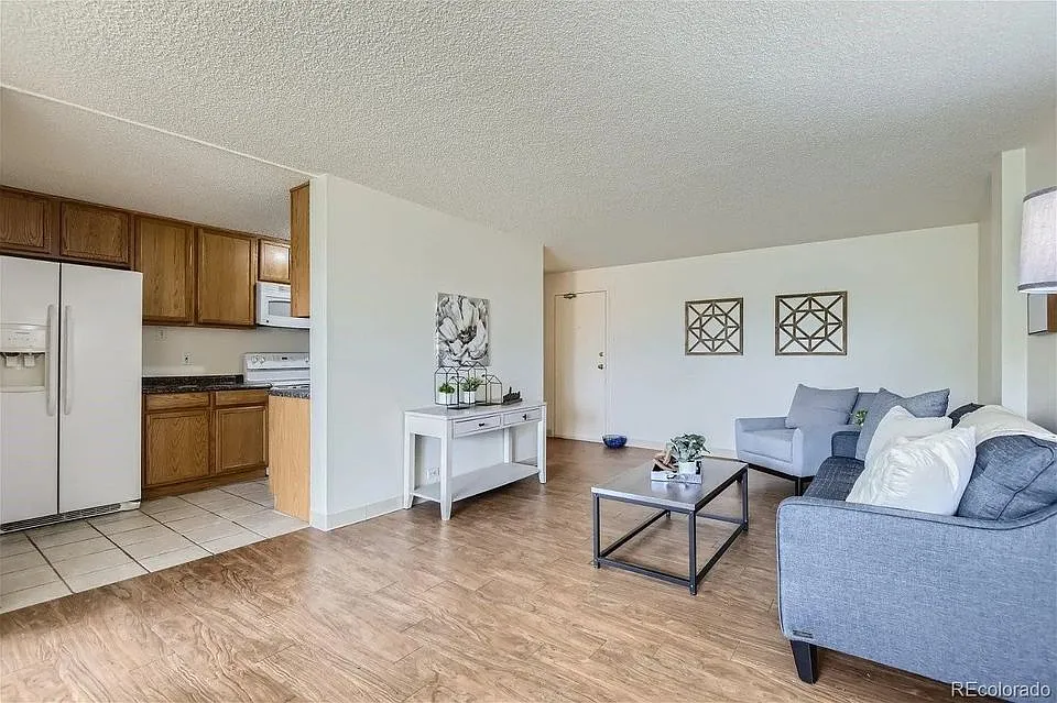Building Photo - 2225 E Buchtel Blvd #303