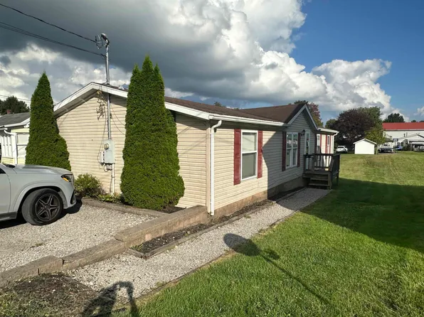 15 Tucker St, Buckhannon, WV 26201