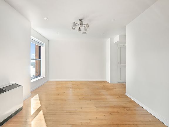 5th image of 20 West St #28FF