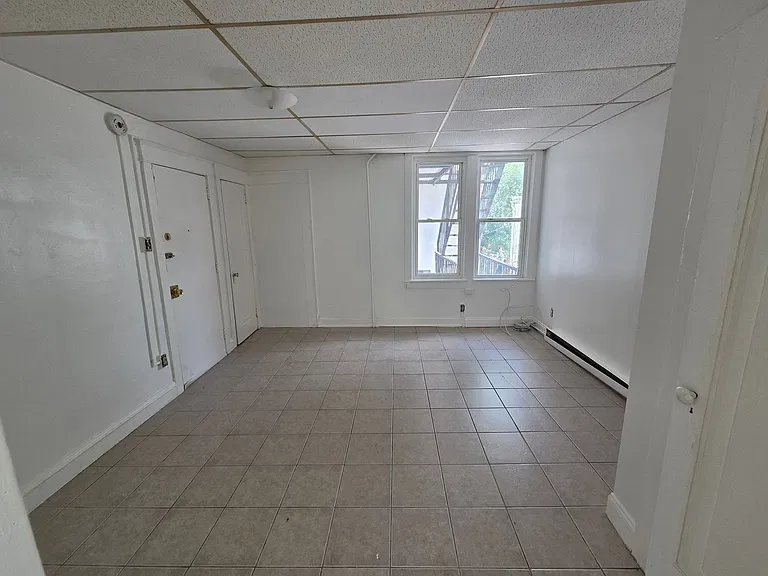 435 N 6th St — Photo 1