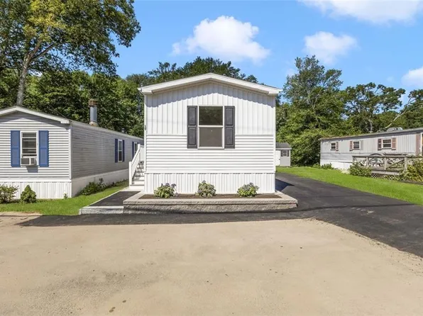 34 Foxtrot Dr, Charlestown, RI 02813