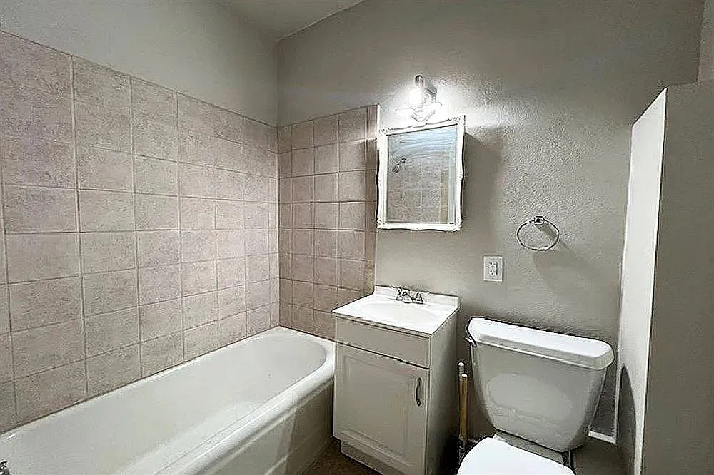 220 Northwest Jackson Avenue - 1 — Photo 4