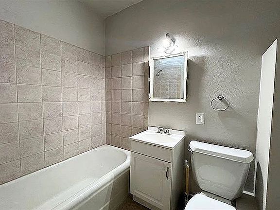 2nd image of 220 Jackson Ave NW