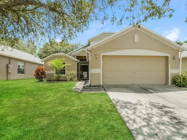 2046 Newtown Rd, Groveland, FL 34736