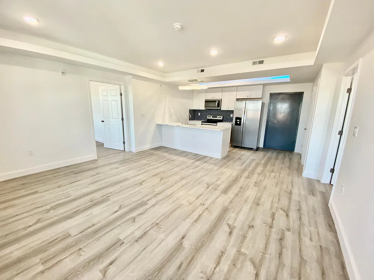 Building Photo - 1220 Hamilton St #7A