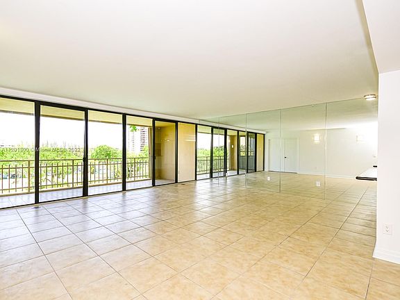 5th image of 11113 Biscayne Blvd #356