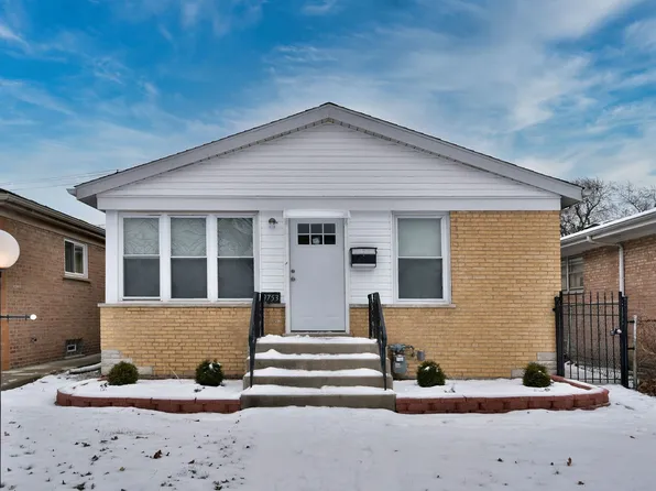 9753 S Calumet Ave, Chicago, IL 60628