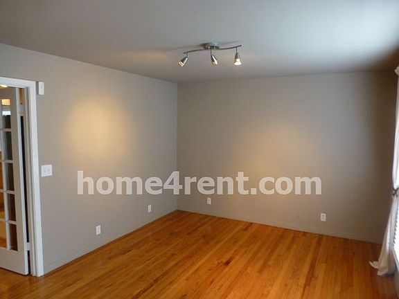 5th image of 2909 W 48th Ter