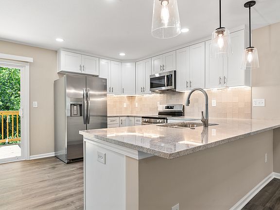5th image of 9520 W 77th Ter