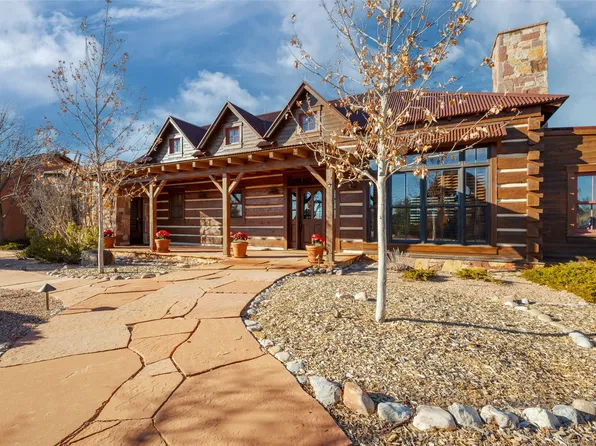 12 Via Estancia, Santa Fe, NM 87506