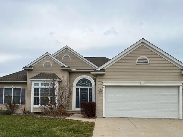 460 Burdine Dr, Oak Harbor, OH 43449