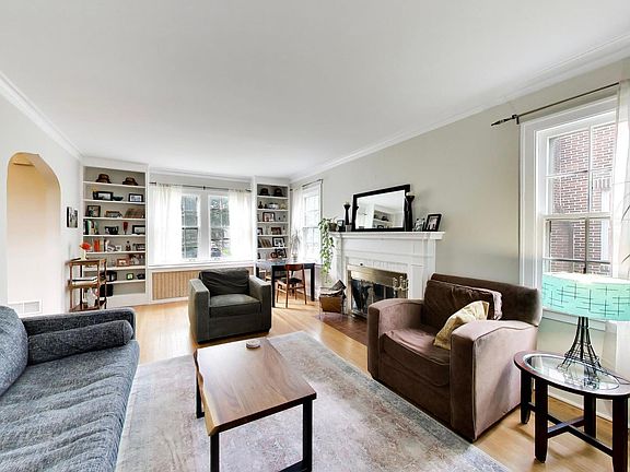 2nd image of 3115 Park Pl
