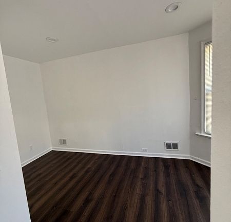 4th image of 416 S 15Th St