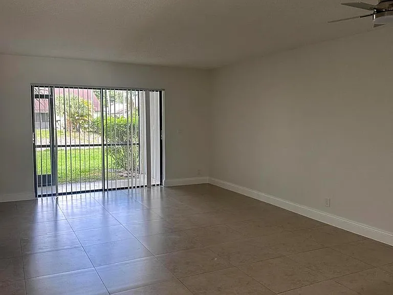 23466 SW 57th Ave #504 — Photo 11