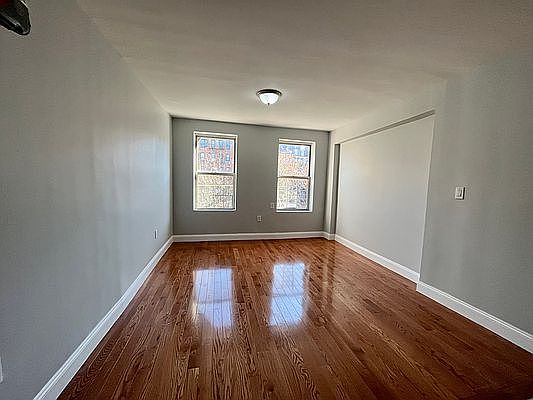 1st image of 81 Allen St APT 7