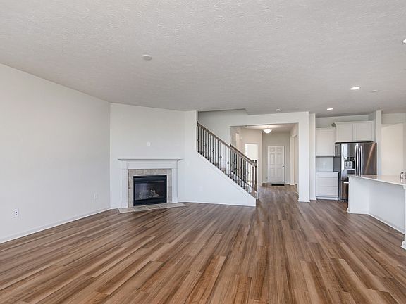 5th image of 4085 Cherry Blossom Dr