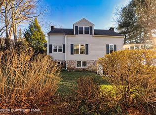 1101 Lakeview Dr, White Haven, PA 18661