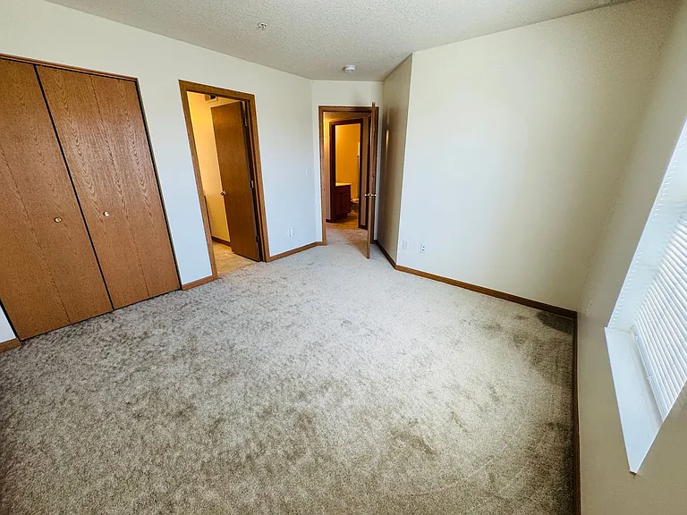 Lakeland Villa Apartments — Photo 24
