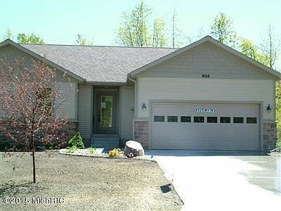 1st image of 925 S Sandalwood Cir